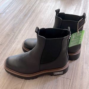 Sam Edelman - LAGUNA CHELSEA BOOT - Black Leather, Size 8